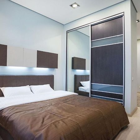 Navit Apartments With Breakfast, Near The Railway Station, The City Center And The Park 基輔 外观 照片