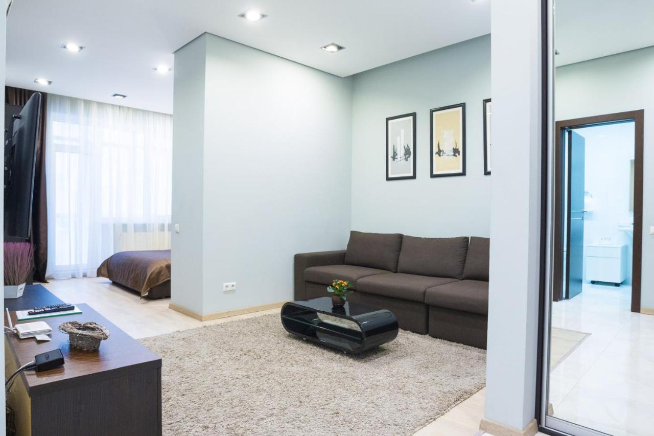 Navit Apartments With Breakfast, Near The Railway Station, The City Center And The Park 基輔 外观 照片
