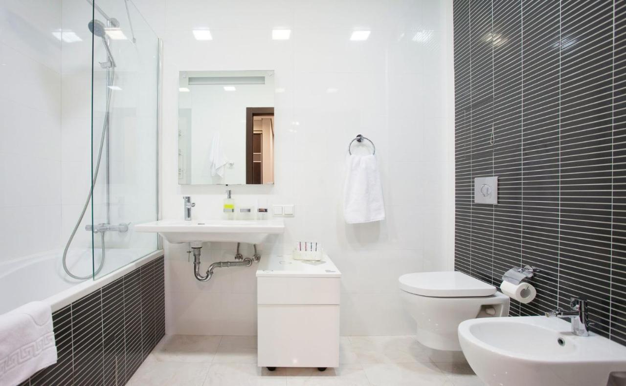 Navit Apartments With Breakfast, Near The Railway Station, The City Center And The Park 基輔 外观 照片
