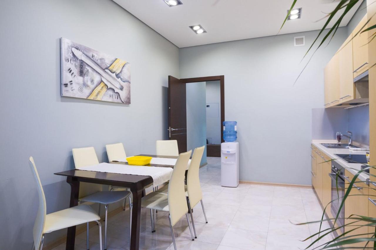 Navit Apartments With Breakfast, Near The Railway Station, The City Center And The Park 基輔 外观 照片
